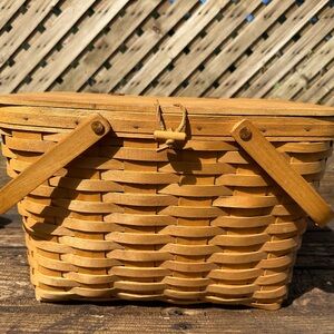 Longaberger Large Picnic Basket #10324 with Liner, 2 Risers  and Swing Handles